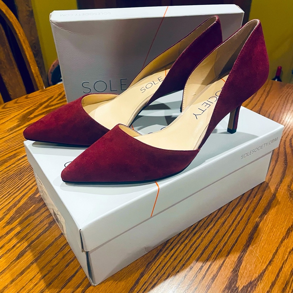 NIB RARE Sole Society beautiful new D’Orsay crimson/wine kid suede pump 9.5M.